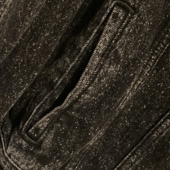 LEVIS Premium ‘WILL WORK FOR MAKEUP’ black denim jacket - Picture 5 of 9